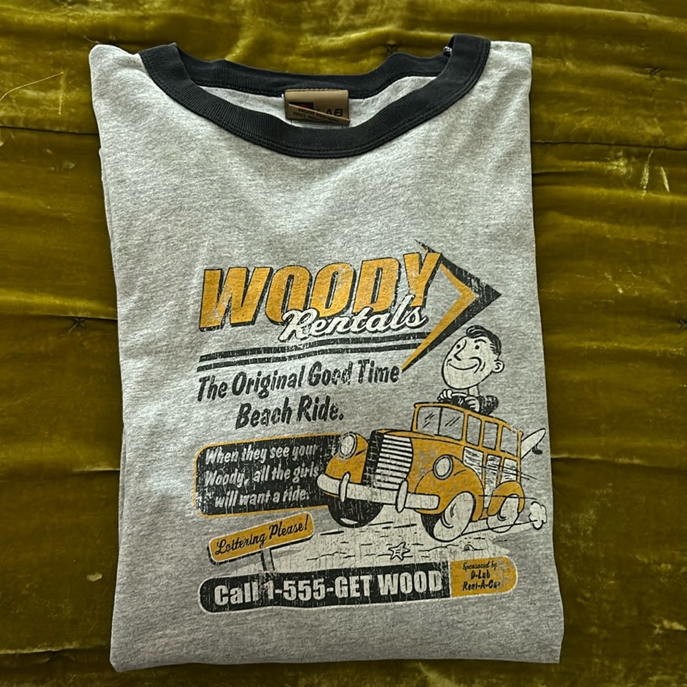 D Lab Woodys rental tee